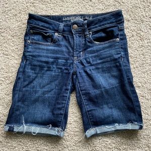 American Eagle Skinny Bermuda Short Size 2